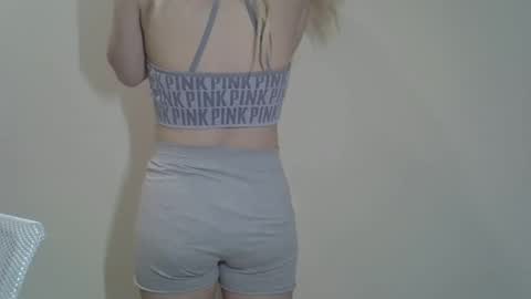 DitaMilton online show from February 5, 2025, 8:14 pm