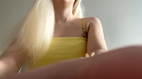 DitaMilton online show from March 10, 2025, 2:48 pm