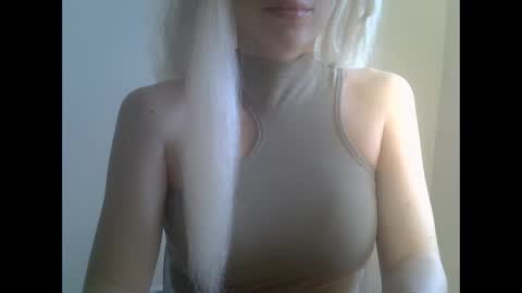 DitaMilton online show from September 20, 2025, 11:33 am