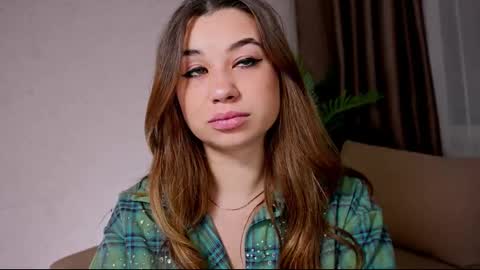 Tia online show from February 23, 2025, 8:44 pm