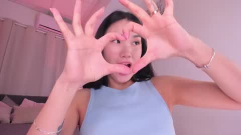 Snapshot of divine_madness chatting on June 13, 2026, 6:22 am AKITA MEW MEW Follow online show from June 13, 2026, 6:22 am