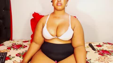 Snapshot of divinebooty93 chatting on December 20, 2025, 7:15 am divinebooty93 online show from December 20, 2025, 7:15 am