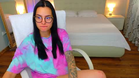 Snapshot of divineluxe chatting on July 3, 2026, 6:31 am Ivory Blue. online show from July 3, 2026, 6:31 am