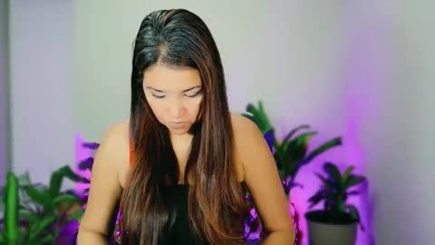 DivineLynn online show from December 18, 2025, 3:18 pm