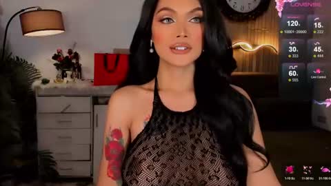 Snapshot of divinequeen chatting on June 19, 2026, 2:54 pm online show from June 19, 2026, 2:54 pm