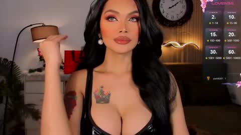 Snapshot of divinequeen chatting on July 15, 2026, 3:50 pm online show from July 15, 2026, 3:50 pm