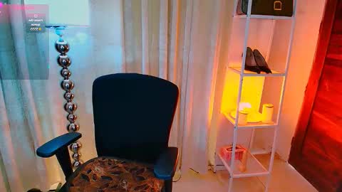 Snapshot of divorced_ms_valeria chatting on February 13, 2026, 8:10 am Vally online show from February 13, 2026, 8:10 am