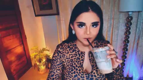 Snapshot of divorced_ms_valeria chatting on March 1, 2026, 8:38 am Vally online show from March 1, 2026, 8:38 am