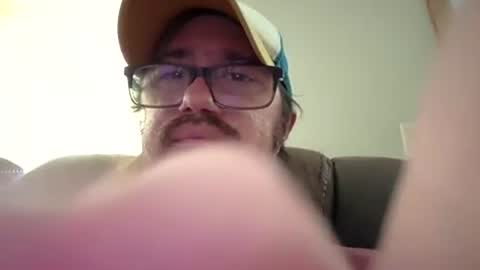Snapshot of divorcedstoner420 chatting on July 10, 2026, 8:22 pm divorcedstoner420 online show from July 10, 2026, 8:22 pm