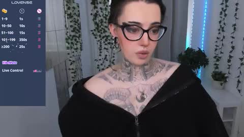 dixipixi_ online show from March 27, 2026, 7:14 am