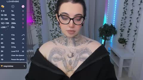 dixipixi_ online show from March 30, 2026, 5:19 am