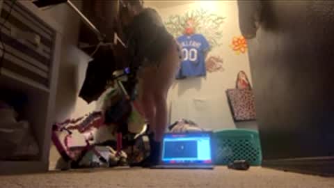 dixnpuc online show from April 15, 2026, 3:52 pm