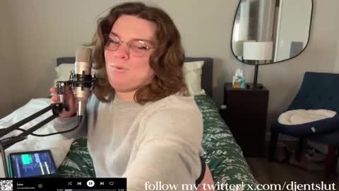 djentslut online show from December 8, 2024, 5:01 pm