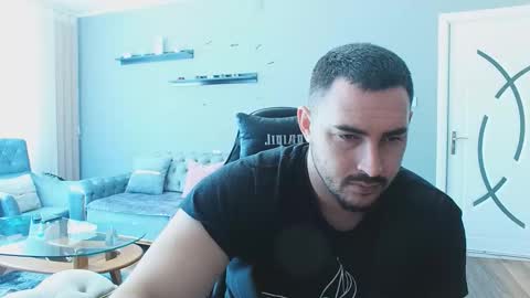 STR8 BOYv online show from December 18, 2025, 9:59 am