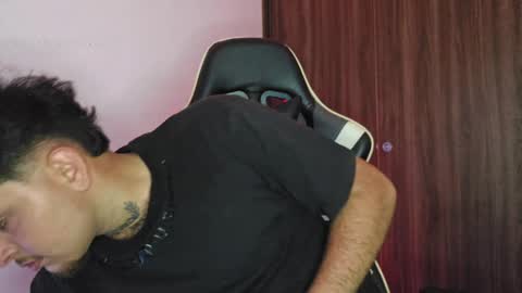 Snapshot of djsex_yerknox chatting on May 21, 2026, 4:52 am yerknox online show from May 21, 2026, 4:52 am