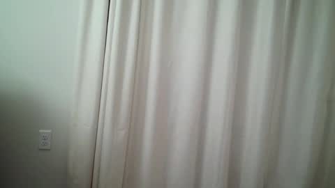 Snapshot of dkj37889 chatting on March 1, 2026, 1:40 am Kyle online show from March 1, 2026, 1:40 am