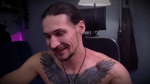 Snapshot of dl_raven chatting on December 20, 2024, 2:05 pm Silverhand online show from December 20, 2024, 2:05 pm