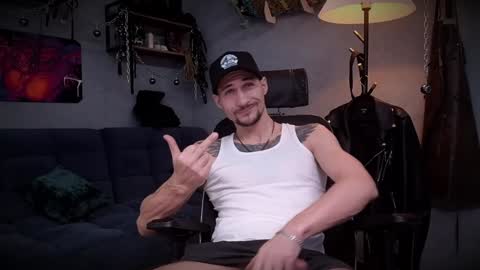 Snapshot of dl_raven chatting on December 22, 2024, 5:45 am Silverhand online show from December 22, 2024, 5:45 am