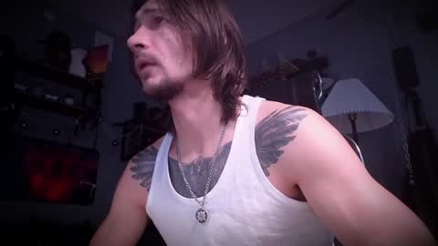 Snapshot of dl_raven chatting on January 8, 2025, 6:41 am Silverhand online show from January 8, 2025, 6:41 am