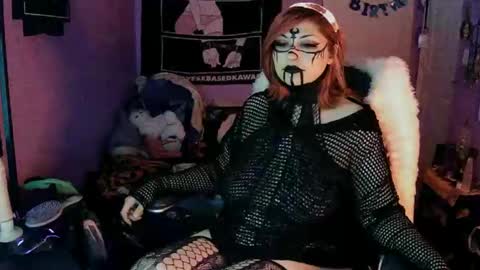 Xedilian online show from May 12, 2026, 4:53 am