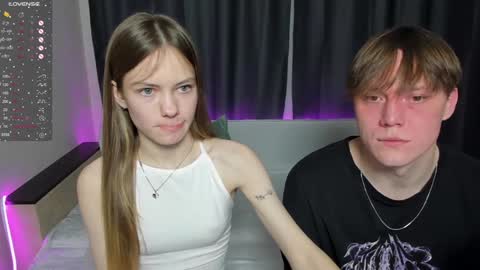 Polly and Kiriko online show from December 4, 2024, 8:18 pm