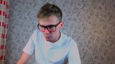 Robert online show from April 14, 2026, 8:26 pm