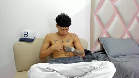 Snapshot of dogan_renz0 chatting on June 11, 2026, 7:56 pm Dogan online show from June 11, 2026, 7:56 pm
