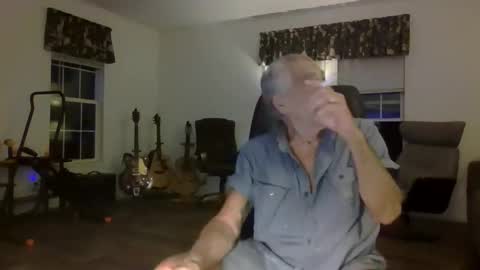 dogluc7 online show from February 1, 2025, 2:47 am