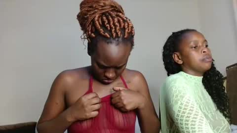 Snapshot of dolce_amber chatting on November 19, 2025, 8:20 pm Dolce online show from November 19, 2025, 8:20 pm