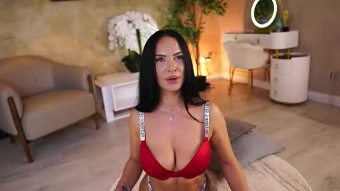 Snapshot of dolce_tentacion chatting on September 23, 2025, 9:23 am Monica online show from September 23, 2025, 9:23 am