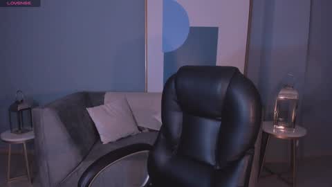 Dolcie  online show from December 24, 2024, 11:38 am