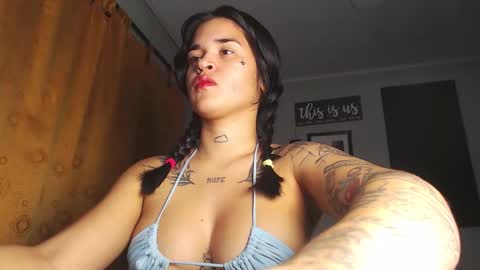 Snapshot of doll_and_thebrown chatting on October 6, 2025, 11:02 pm doll_and_thebrown online show from October 6, 2025, 11:02 pm