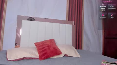 doll_daisy_ online show from November 7, 2025, 10:59 am