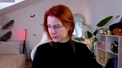 Your doll Lesli online show from November 5, 2025, 8:36 am