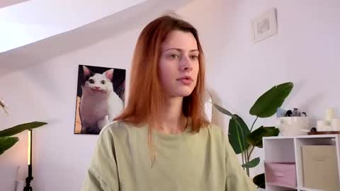 Your doll Lesli online show from April 19, 2026, 12:59 pm