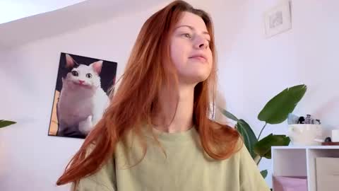 Your doll Lesli online show from April 20, 2026, 12:41 pm