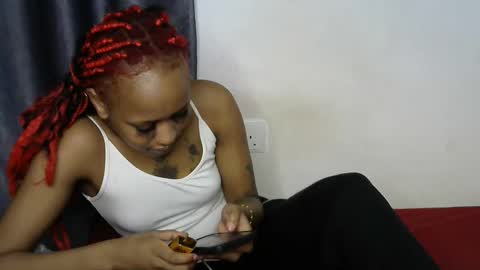 Snapshot of doll_starr chatting on October 30, 2025, 9:37 pm doll_starr online show from October 30, 2025, 9:37 pm