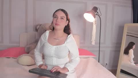 doll_valeria_ online show from November 24, 2025, 11:32 am