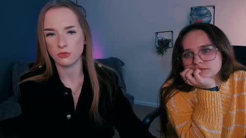 doll_vey online show from February 28, 2025, 12:42 pm