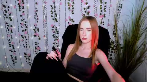 doll_vey online show from September 11, 2025, 1:33 pm