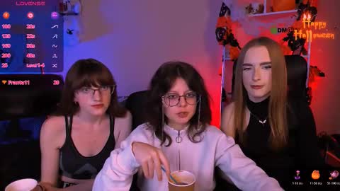 doll_vey online show from November 2, 2025, 8:00 pm