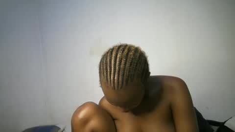 dollberry online show from March 11, 2025, 4:18 pm