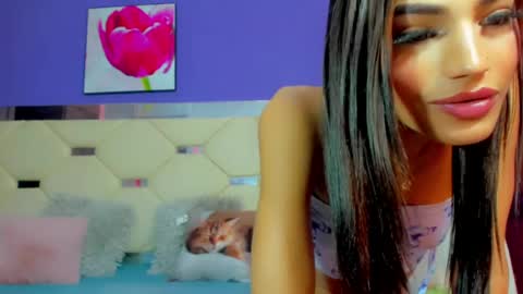 dollcute_latin online show from April 17, 2026, 7:11 am