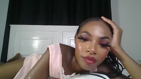 Snapshot of dolldol18 chatting on February 28, 2025, 10:28 pm Doll online show from February 28, 2025, 10:28 pm