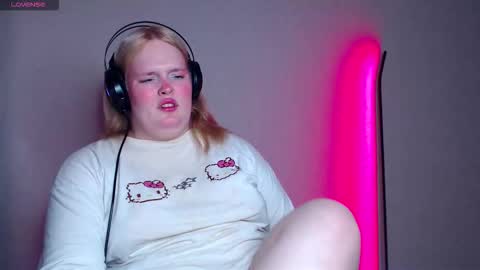 Miss Rose online show from October 31, 2025, 5:36 pm