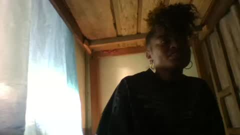 Snapshot of dollepoupee chatting on October 7, 2025, 12:35 pm dollepoupee online show from October 7, 2025, 12:35 pm