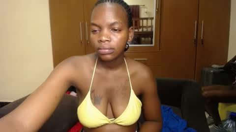 Bella online show from October 16, 2025, 8:54 pm