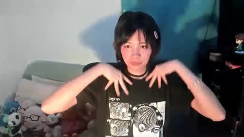 Snapshot of dolliette chatting on September 18, 2025, 12:23 am mina online show from September 18, 2025, 12:23 am