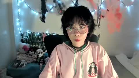 Snapshot of dolliette chatting on October 12, 2025, 2:21 am mina online show from October 12, 2025, 2:21 am