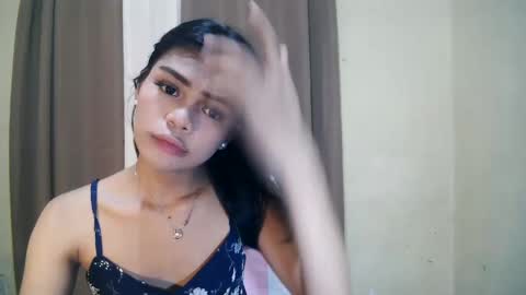 Snapshot of dolly_angel2 chatting on January 8, 2025, 11:43 am dolly_angel2 online show from January 8, 2025, 11:43 am
